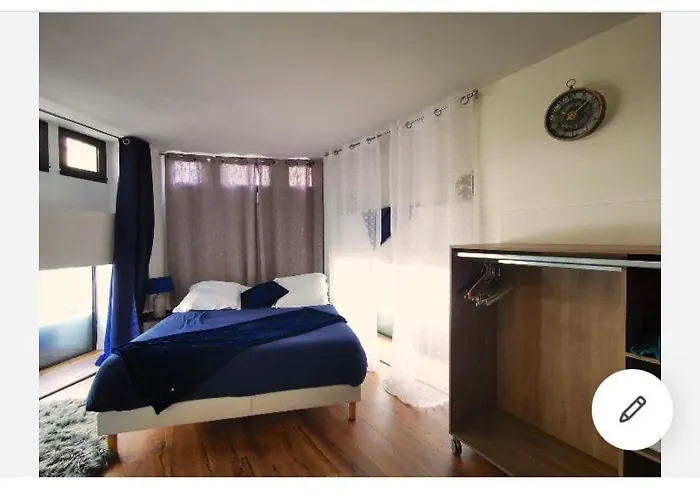 Logement Hyper-centre Idealement Situe Home-voltaire شقة أنجير